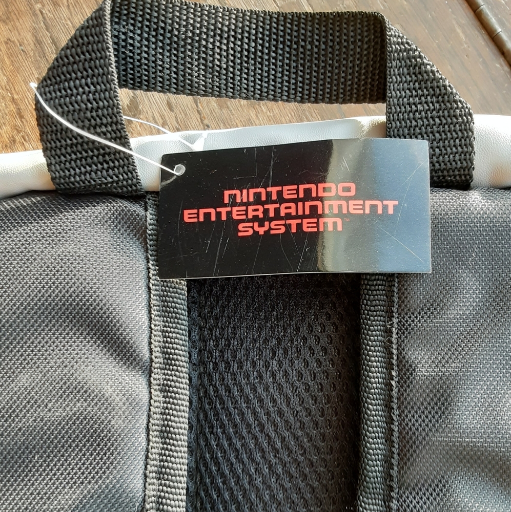 Nintendo Retro Backpack - Picture 4 of 4